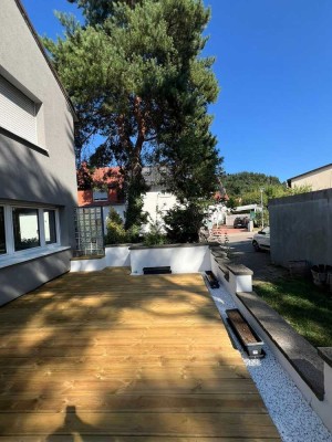 2-Zimmer EG-Wohnung mit schönem Balkon
