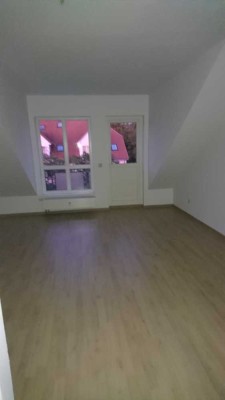 Schöne 3,5 Zimmer DG-Maisonette Wohnung zu vermieten!