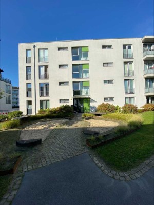Gepflegte, helle 2-Zimmer-Wohnung mit Balkon in Innenstadtnähe