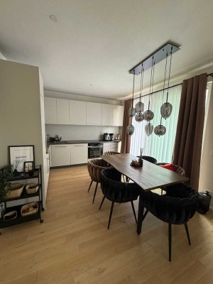 Geschmackvolle, neuwertige 4-Zimmer-Dachgeschosswohnung am Truderinger Wald