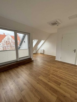 Stilvolle 2-Zimmer-DG-Wohnung mit Loggia - Neubau, ruhige Lage, top Zustand