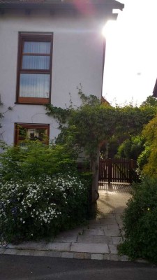 Großes Haus mit Garten, zentral in Dachau-West in ruhiger Wohngegend (von Privat)