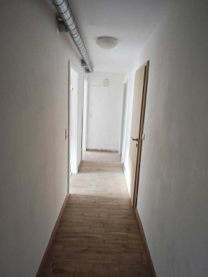 Helle möbilierte 2-Zimmer Wohnung im 1. OG in Tuchenbach