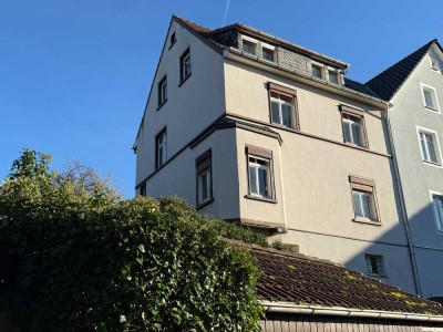 140 m² GESAMTFLÄCHE: CHARMANTER ALTBAU IN BEGEHRTER LAGE !!!