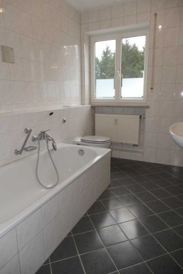 Nur 3 Wohneinheiten! Helle 3-Zimmerwohnung mit Einbauküche & Balkon!