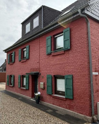 Ansprechende Wohnung mit drei Zimmern in Korschenbroich