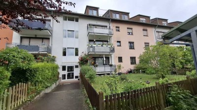 charmant+geräumig+bezugsfrei 3,5-Zimmer im Dachgeschoss mit Loggia u. Carport, in guter Wohnlage