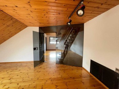 Traumvilla in Heilsbronn mit Einliegerwohnung und viel Platz zur individuellen Modernisierung
