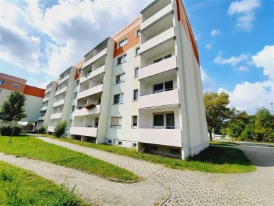 3 Raum Wohnung mit Balkon