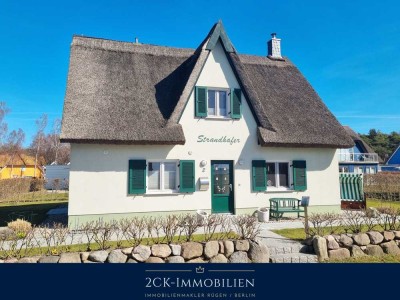 Traumhaus in Breege am Breeger Bodden mit Reetdach, Sauna, Kamin, Lieblingsplatz und Wasserblick!