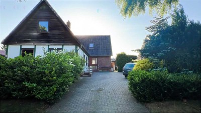 Dreifamilienhaus mit großem Grundstück in Gnarrenburg