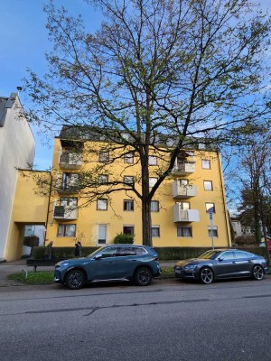 Helle 2-Zimmer-Wohnung mit Balkon in München Moosach