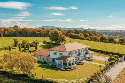 Noblesse oblige!Mediterranes Flair in Symbiose mit spektakulärer Aussichtslage