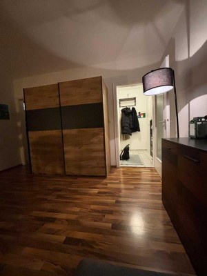 Geschmackvolle 1-Zimmer-Wohnung mit Balkon und EBK in München Obergiesing