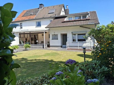 Günstige 7,5-Raum-Doppelhaushälfte in Neuss von privat an privat - bitte keine Makleranfragen