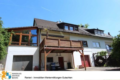 Gepflegte DHH. mit Wintergarten und großem Grundstück inkl. 2 Garagen und guter Autobahnanbindung