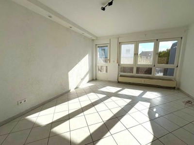 Sonnige lichtdurchflutete 2,5-Zimmerwohnung -zentral gelegen – Ihr neues Zuhause - sofort beziehbar