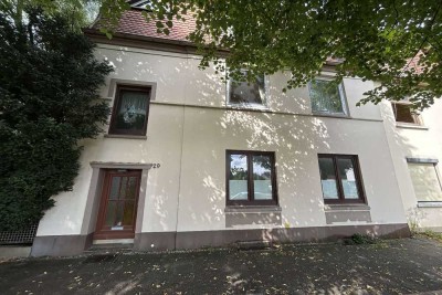 Sanierungsbedürftiges MFH in Wulsdorf!