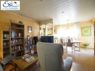 772,- EUR/mtl. Nebenkosten = niedriger Kaufpreis!
Großzügige 3-Zimmer-Wohnung mit Balkon und Garage