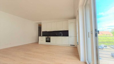 Neubau: Helle 2-Zimmer-Loft-Wohnung mit EBK und großem Balkon