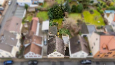 *Einfamilienhaus mit Ausbaureserven* Tageslichtbad, Garage, schöner Garten, auch Anbau möglich