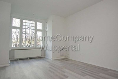 Großzügige Altbauwohnung mit 2 Balkonen und Einbauküche, Nähe Opernhaus und Barmer Bahnhof