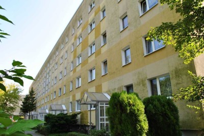 4-Zimmer-Wohnung nahe Schwimmhalle!