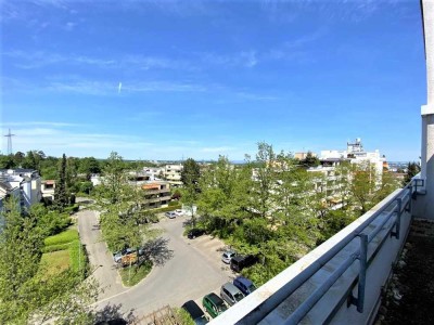 Helle 2-Zimmer Penthouse-Wohnung mit 2 Balkonen und EBK in Stuttgart-Rohr