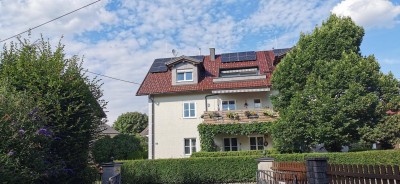 Helle 3-Zimmer Dachgeschosswohnung mit Loggia und Garten