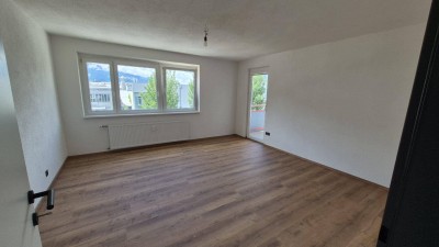 4-ZIMMERWOHNUNG MIT BALKON (VOLLSANIERT)