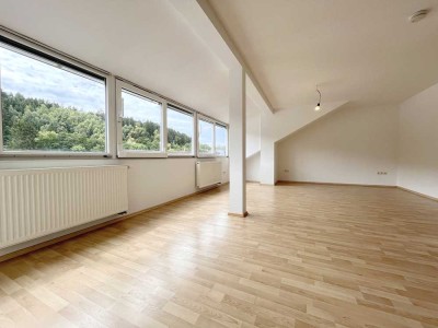 Sofort verfügbar!  Großzügige 4- Zimmer Wohnung in Kronach!