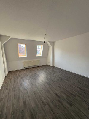 Charmante 2 Zimmer Wohnung im Dachgeschoss / Zeitz