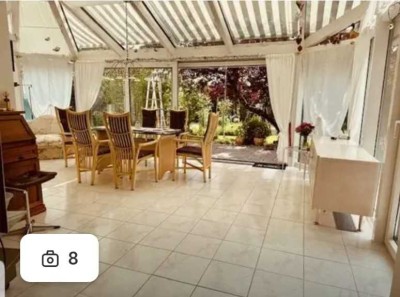 VON PRIVAT ! Großzügiges Haus mit 11 Zimmern und 3 Garagen/4 Stellplätze in Denzlingen