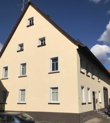 Geräumiges Zweifamilien Haus