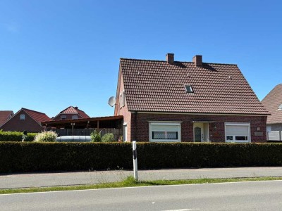 Solides Einfamilienhaus mit Carport und Werkstatt in Victorbur