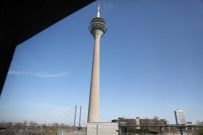 HAFEN - MAISONETTE - OFFENE EINBAUKÜCHE - BALKON - NÄHE RHEINTURM