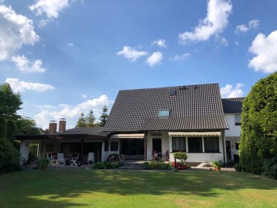 Ihr Wohlfühlhaus mit großem traumhaftem Garten in exzellenter Lage direkt am Park