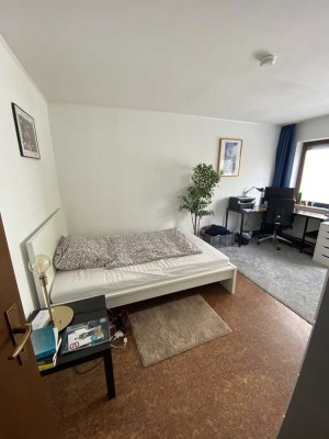 2er WG-Wohnung mit EBK, Terrasse, Balkon und Stellplatz - Nähe WHU