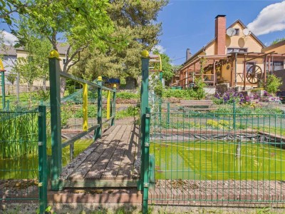 Zweifamilienhaus mit großzügigen Traumgarten & Baugrundstück