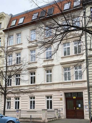Ruhige 2 Zi-DG-WHG mit Balkon und EBK in MD-Stadtfeld zu vermieten