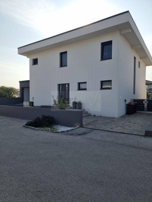Exklusives, modernes Einfamilienhaus in Grünruhelage mit Garten &amp; Pool zu verkaufen!