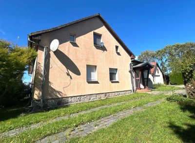 Familienfreundliche Doppelhaushälfte in ländlicher Idylle
