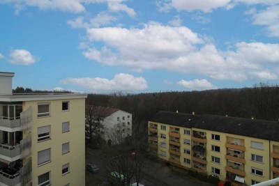 Ein Meisterwerk von Hans Scharoun – Renovierungsbedürftige 3,5-Zimmer-Penthousewohnung