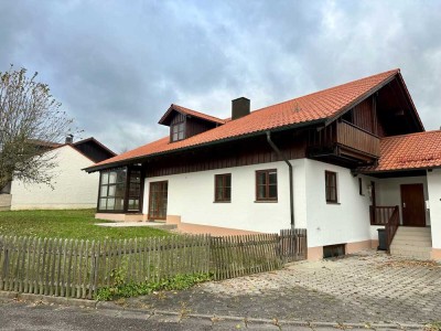 Großzügiges Einfamilienhaus mit Wintergarten, zwei Terrassen und großem Garten!