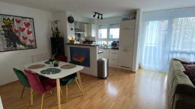 Stilvolle 2-Zimmer-Wohnung mit gehobener Innenausstattung mit EBK in Stuttgart