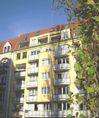 GEMÜTLICHE UND SCHICKE MAISONETTE-WOHNUNG MIT SONNIGEM BALKON!