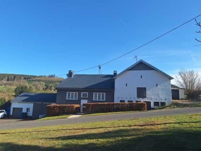 Renoviertes Bauernhaus mit Weidefläche in einem malerischen Dorf in der Nähe von Prüm