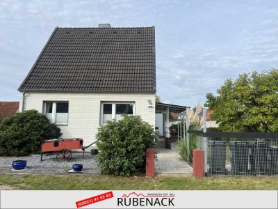 Kleines Familienhaus mit großem Grundstück in ruhiger Lage!