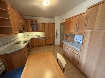 Attraktive 4-Zimmer-Wohnung mit Loggia &amp; Tiefgaragenplatz