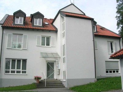 Geschmackvolle, modernisierte 3-Zimmer-Wohnung mit Balkon und Einbauküche in Tutzing